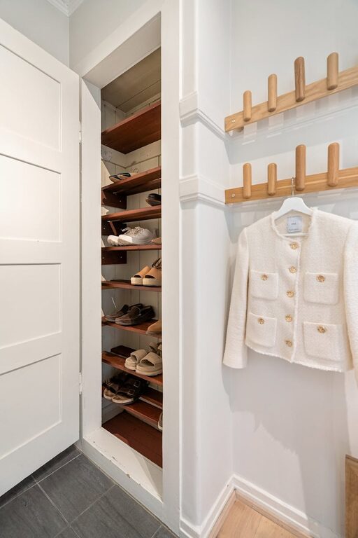 Simple Ways to Organize Your Entryway for a Tidy Home